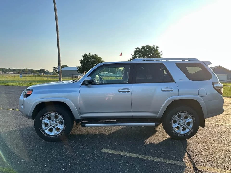 2015 Toyota 4Runner 5th Gen - Image 5 of 19