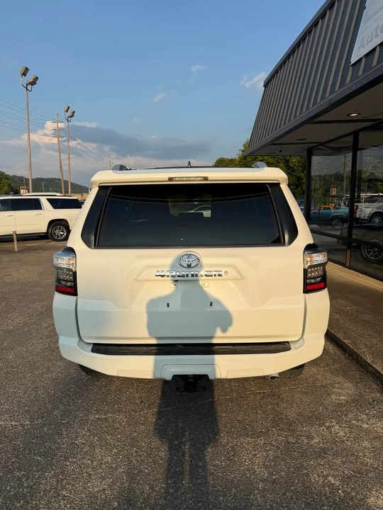 2015 Toyota 4Runner 5th Gen - Image 4 of 20
