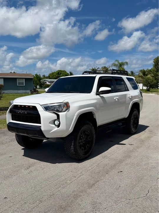 2015 Toyota 4Runner 5th Gen - Image 5 of 10