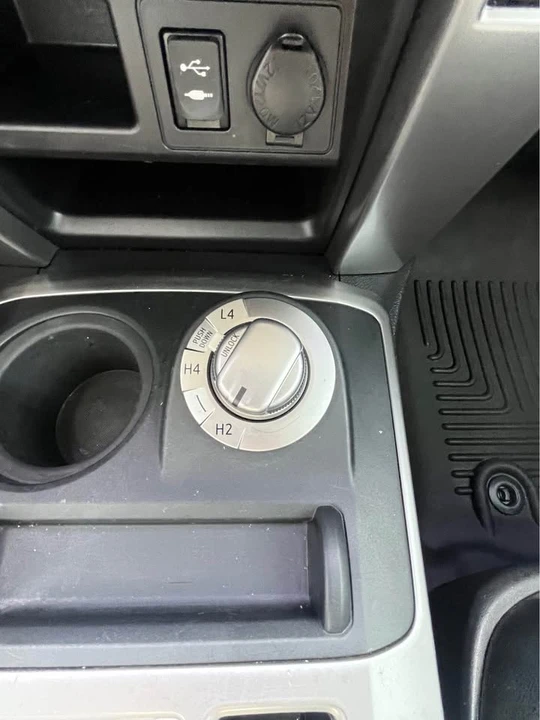 2015 Toyota 4Runner 5th Gen - Image 7 of 11