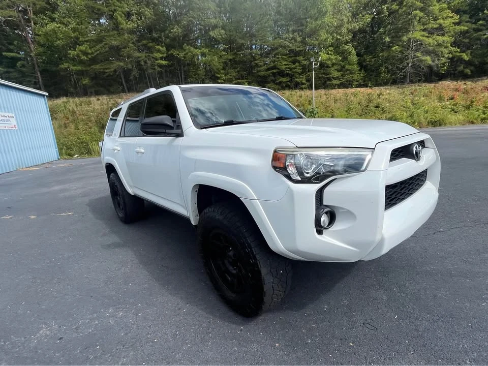 2015 Toyota 4Runner 5th Gen - Image 3 of 11