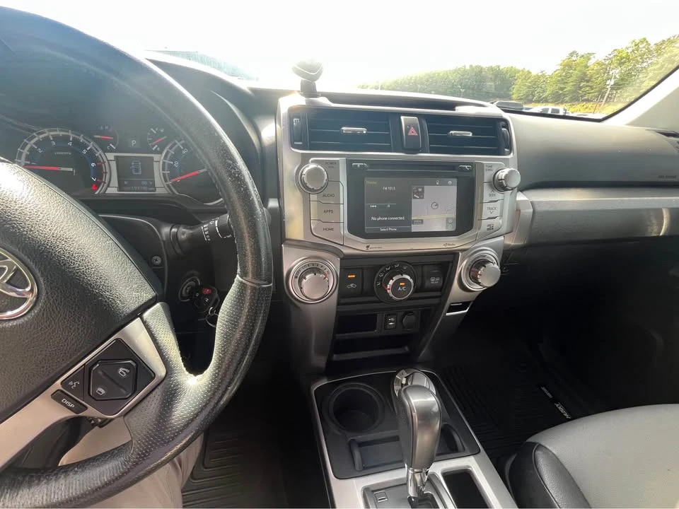2015 Toyota 4Runner 5th Gen - Image 9 of 11