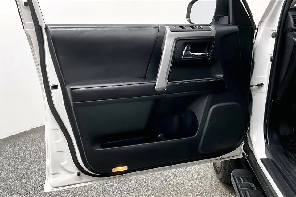 2015 Toyota 4Runner 5th Gen - Image 7 of 20