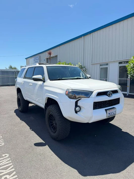 2015 Toyota 4Runner 5th Gen - Image 7 of 23