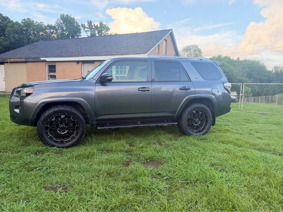 2015 Toyota 4Runner 5th Gen - Image 4 of 19