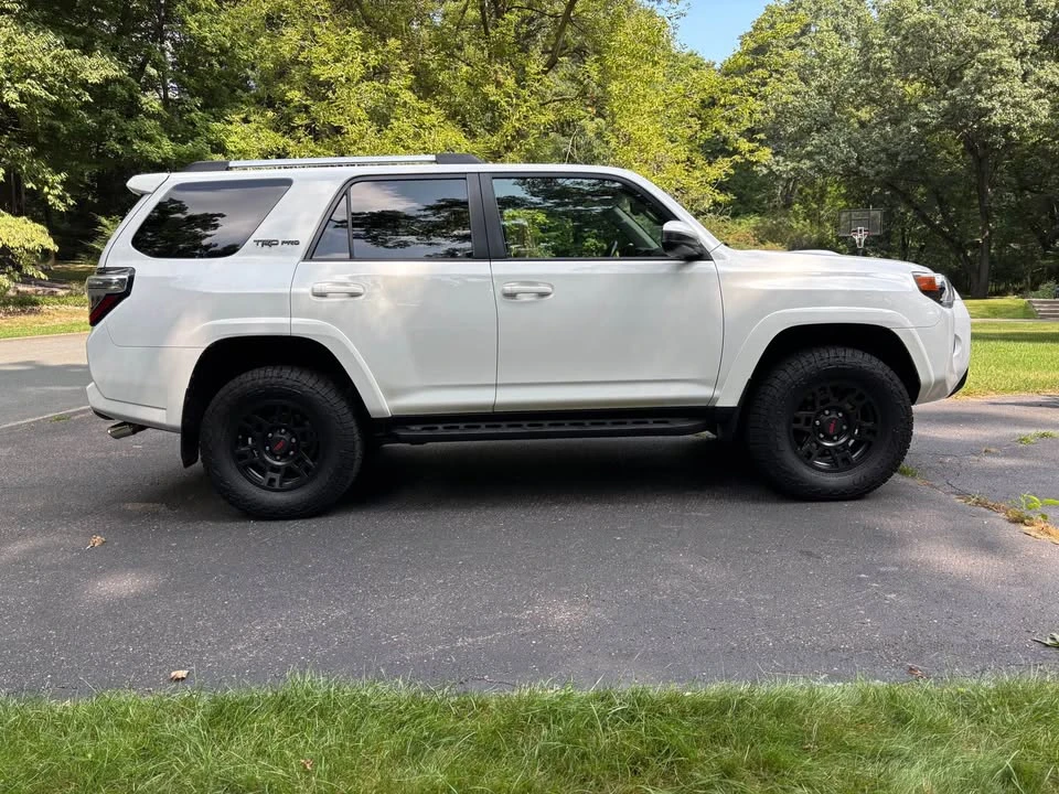 2015 Toyota 4Runner 5th Gen - Image 3 of 9
