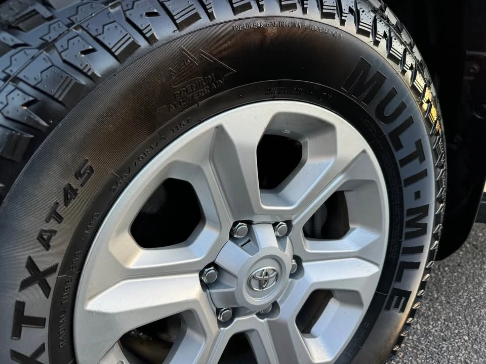 2015 Toyota 4Runner 5th Gen - Image 11 of 14