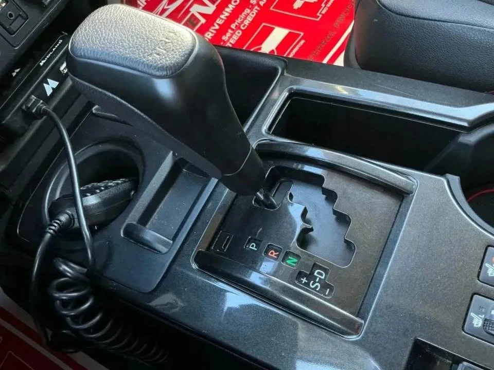 2015 Toyota 4Runner 5th Gen - Image 13 of 16