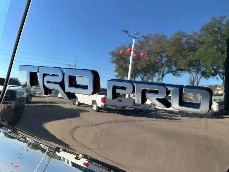 2015 Toyota 4Runner 5th Gen - Image 8 of 16