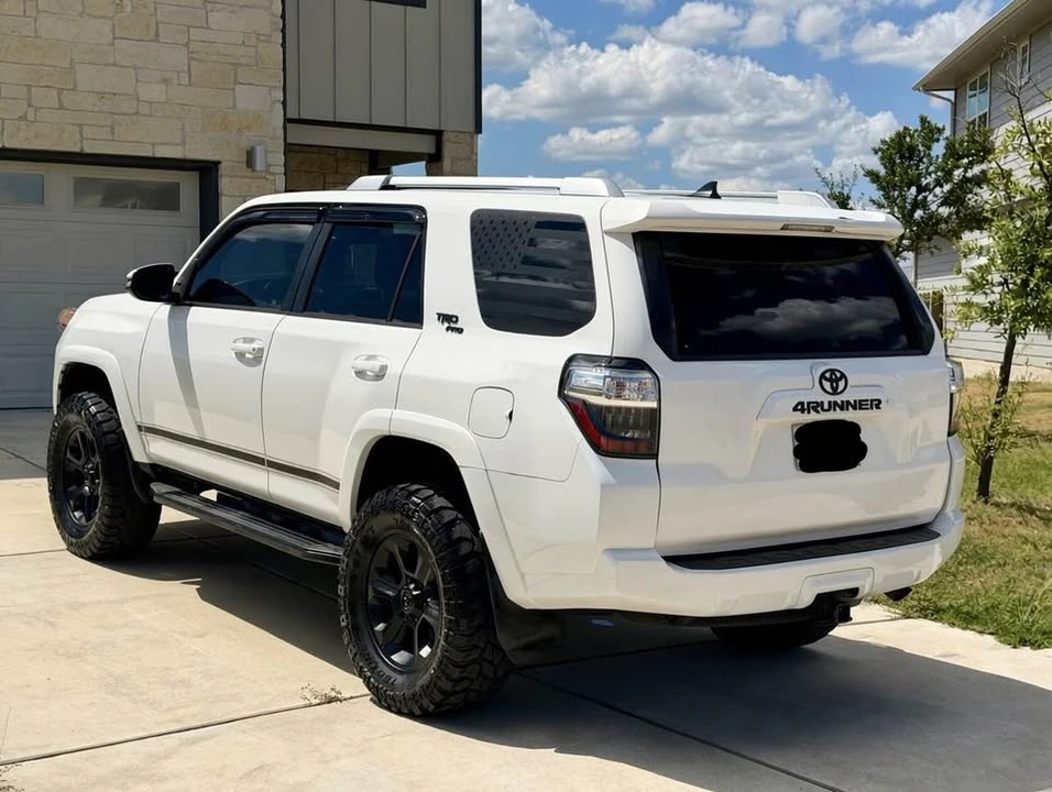 2015 Toyota 4Runner 5th Gen - Image 5 of 17