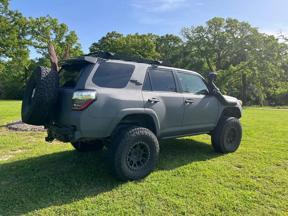 2015 Toyota 4Runner 5th Gen - Image 10 of 31