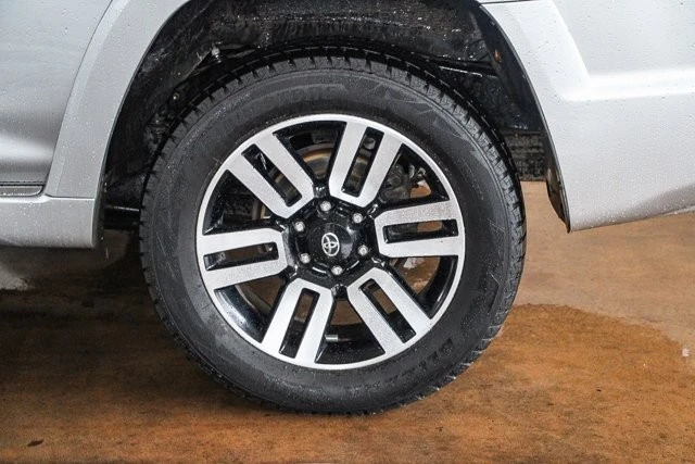 2015 Toyota 4Runner 5th Gen - Image 9 of 12