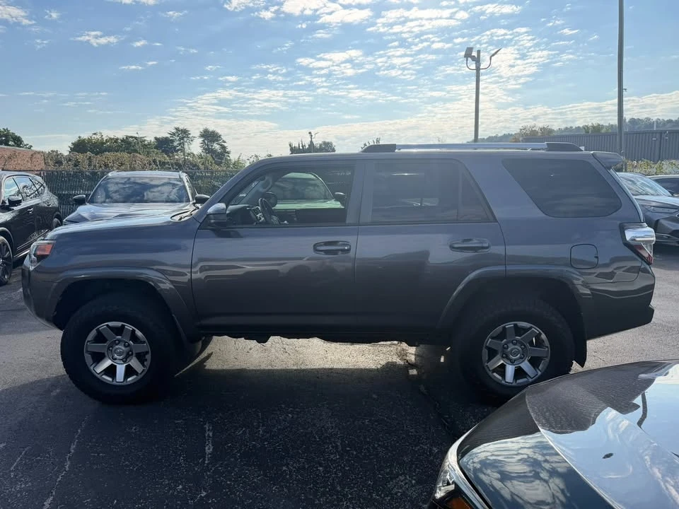 2015 Toyota 4Runner 5th Gen - Image 19 of 20
