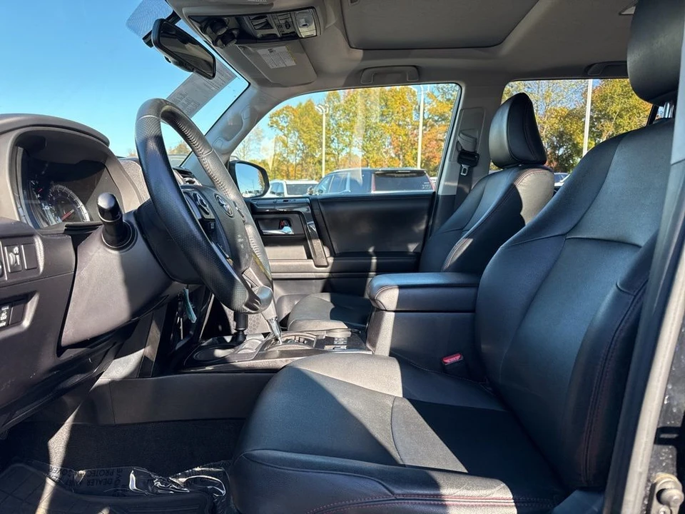 2015 Toyota 4Runner 5th Gen - Image 9 of 12