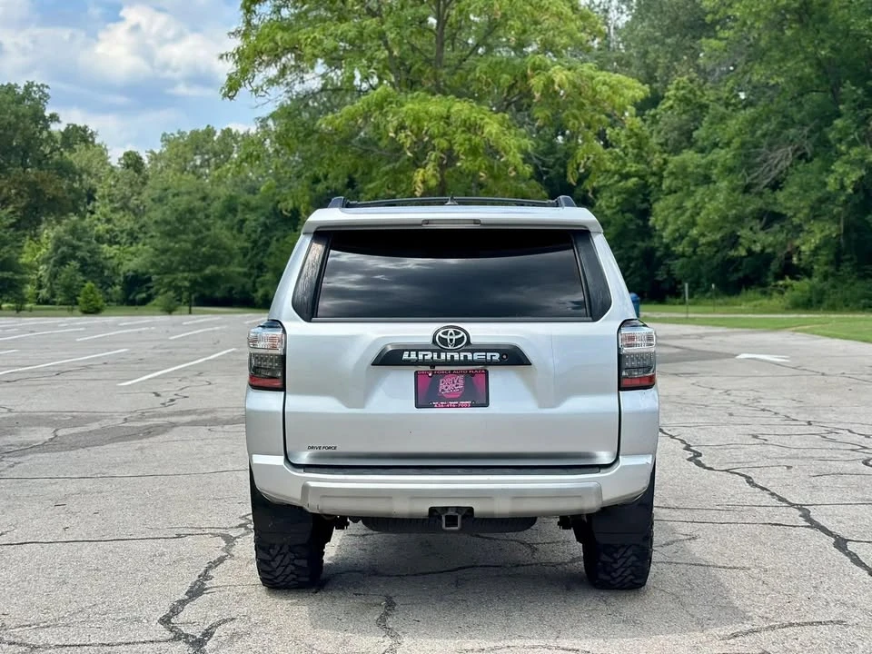 2015 Toyota 4Runner 5th Gen - Image 6 of 19