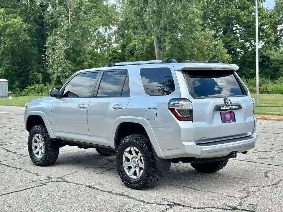2015 Toyota 4Runner 5th Gen - Image 8 of 19