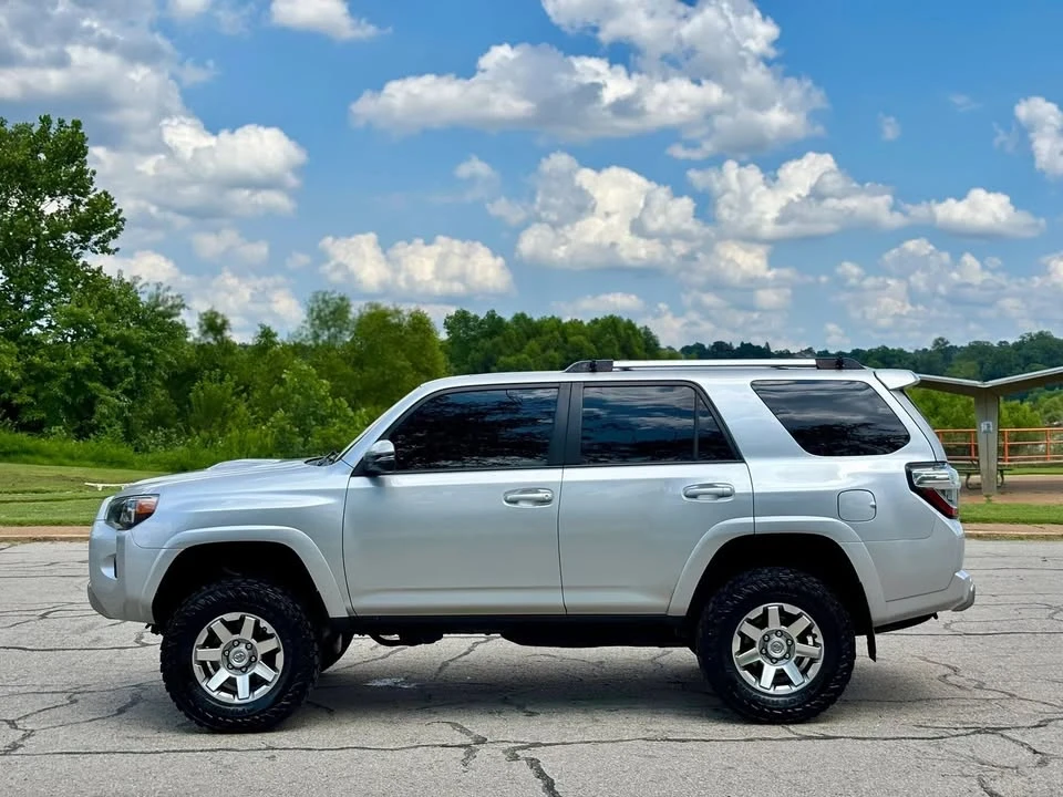 2015 Toyota 4Runner 5th Gen - Image 9 of 19