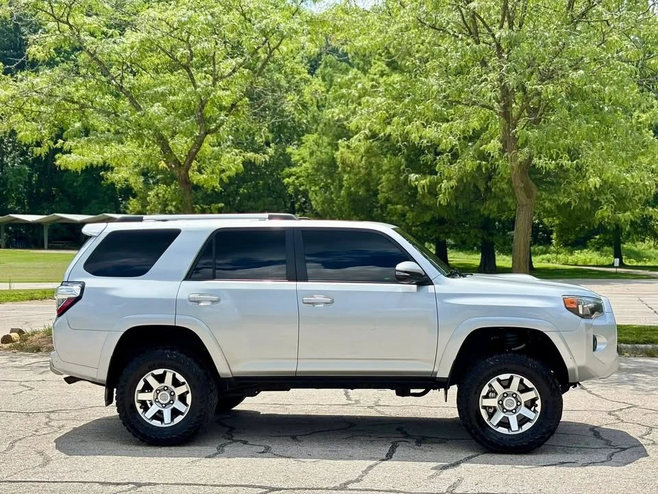 2015 Toyota 4Runner 5th Gen - Image 4 of 19
