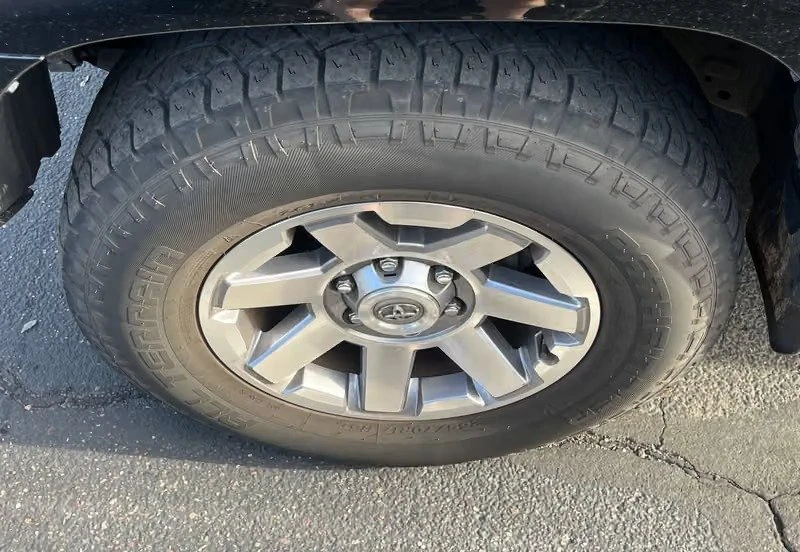2015 Toyota 4Runner 5th Gen - Image 6 of 8