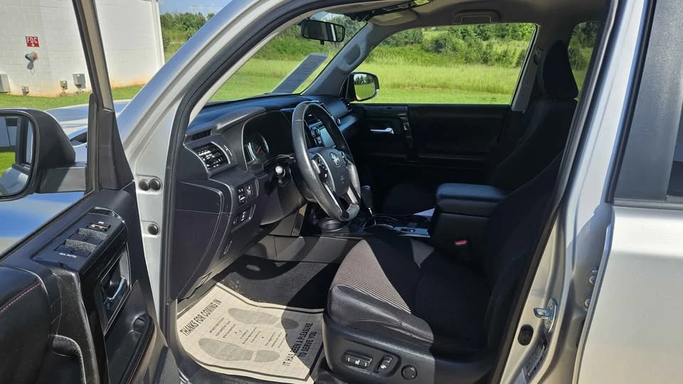 2015 Toyota 4Runner 5th Gen - Image 10 of 19