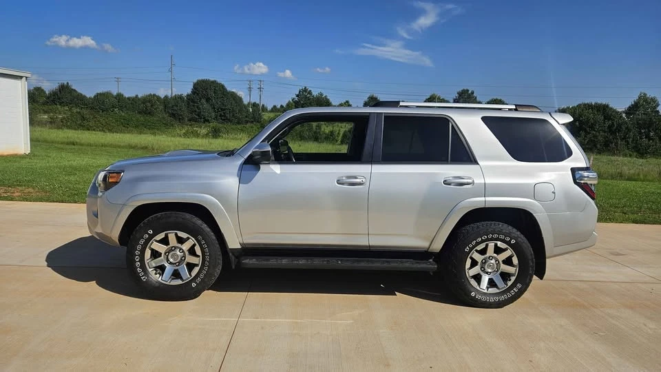 2015 Toyota 4Runner 5th Gen - Image 2 of 19