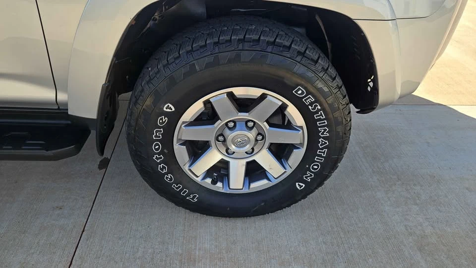 2015 Toyota 4Runner 5th Gen - Image 9 of 19