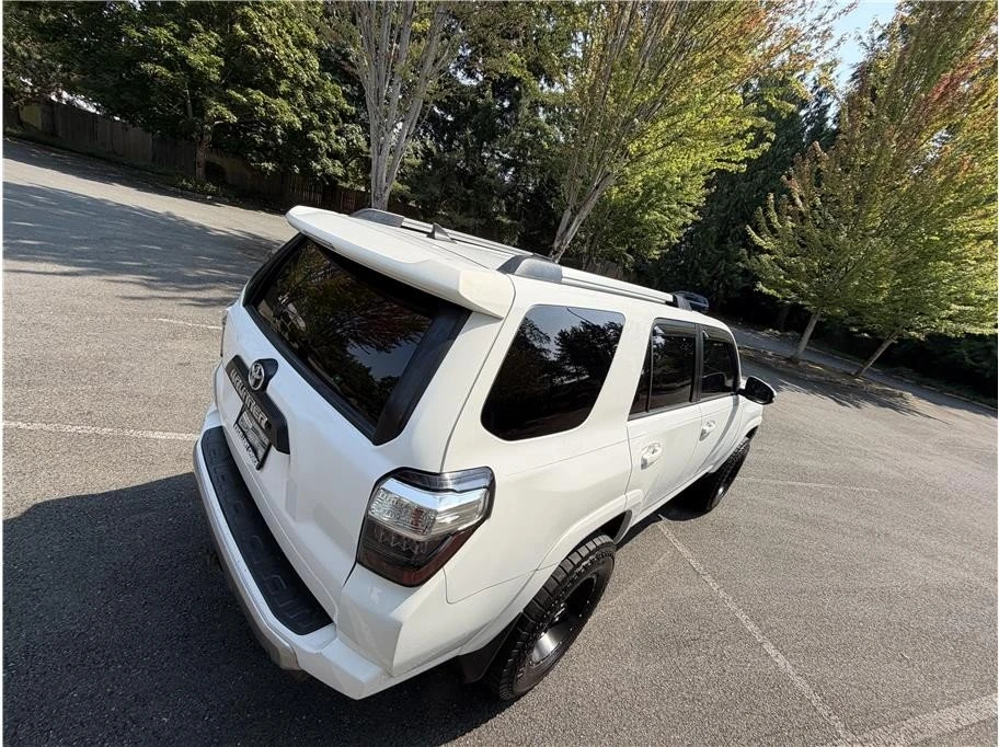 2015 Toyota 4Runner 5th Gen - Image 5 of 20