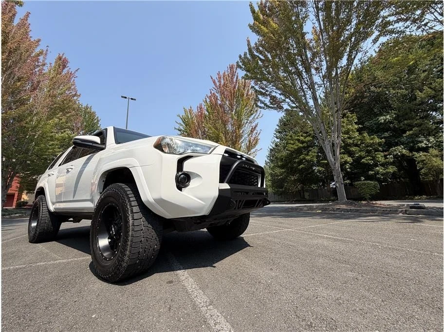 2015 Toyota 4Runner 5th Gen - Image 9 of 20