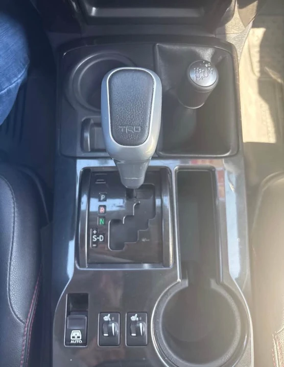 2015 Toyota 4Runner 5th Gen - Image 15 of 19
