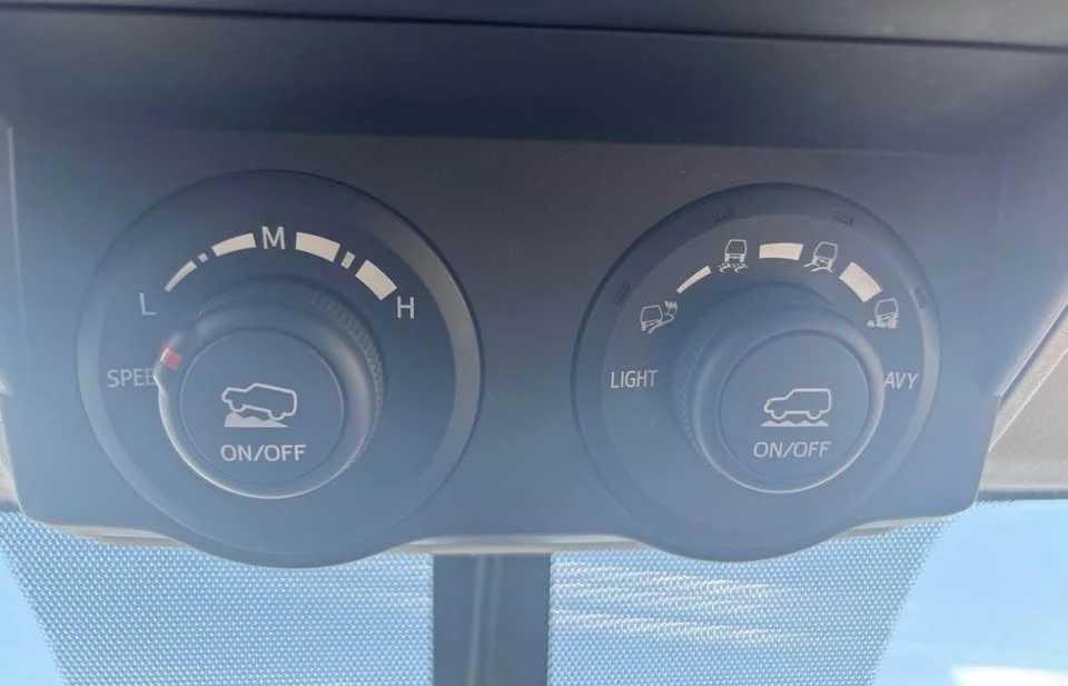 2015 Toyota 4Runner 5th Gen - Image 16 of 19
