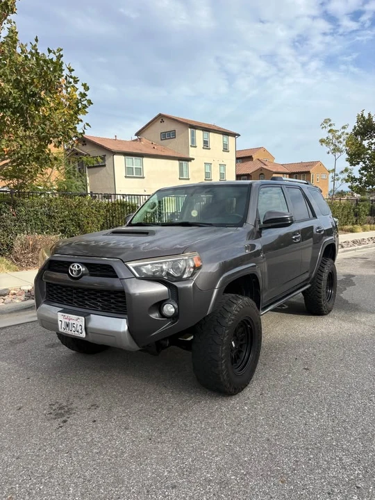 2015 Toyota 4Runner 5th Gen - Image 2 of 9