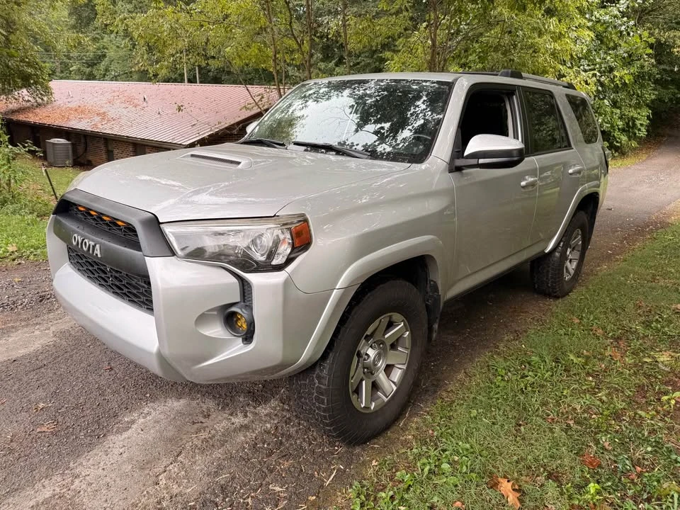 2015 Toyota 4Runner 5th Gen - Image 4 of 11