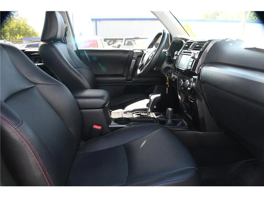 2015 Toyota 4Runner 5th Gen - Image 9 of 16