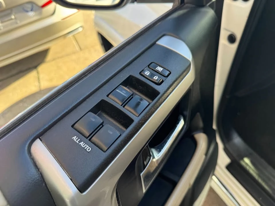 2015 Toyota 4Runner 5th Gen - Image 10 of 19