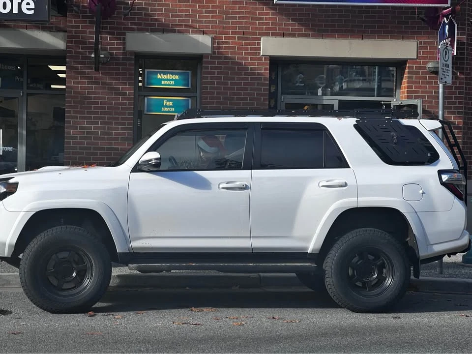 2015 Toyota 4Runner 5th Gen - Image 4 of 16