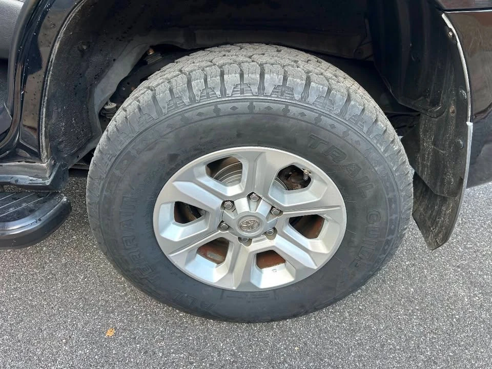 2015 Toyota 4Runner 5th Gen - Image 14 of 15
