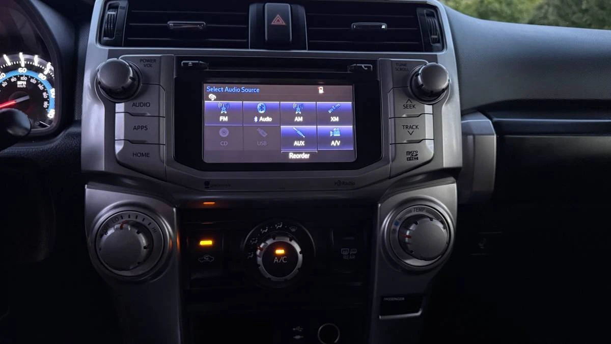 2015 Toyota 4Runner 5th Gen - Image 17 of 18