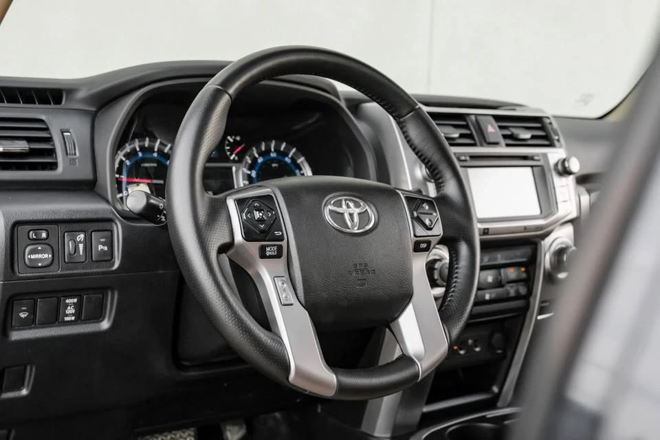 2015 Toyota 4Runner 5th Gen - Image 18 of 20