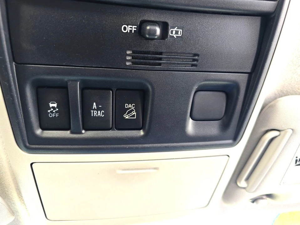 2015 Toyota 4Runner 5th Gen - Image 17 of 20