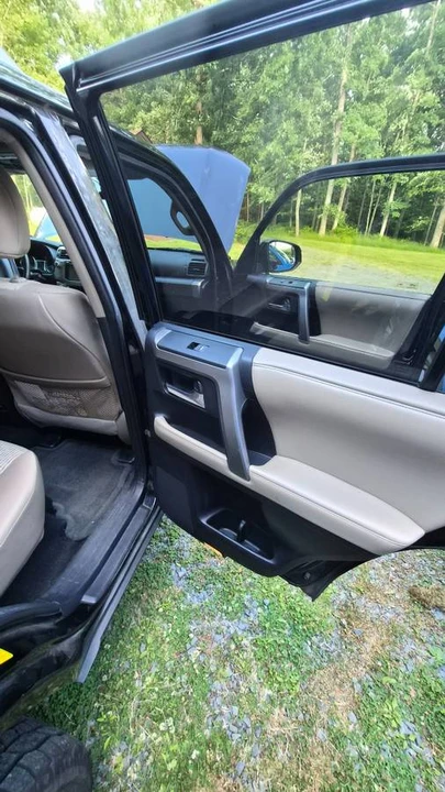 2015 Toyota 4Runner 5th Gen - Image 13 of 23