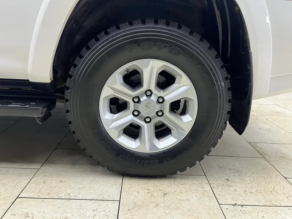 2015 Toyota 4Runner 5th Gen - Image 6 of 17