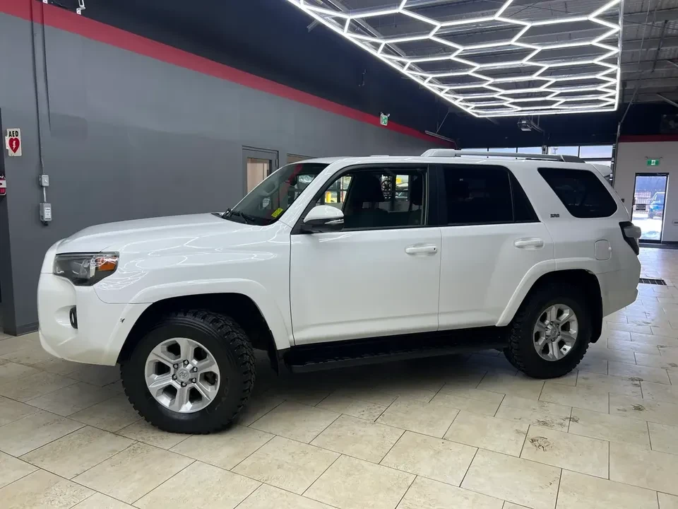 2015 Toyota 4Runner 5th Gen - Image 5 of 17