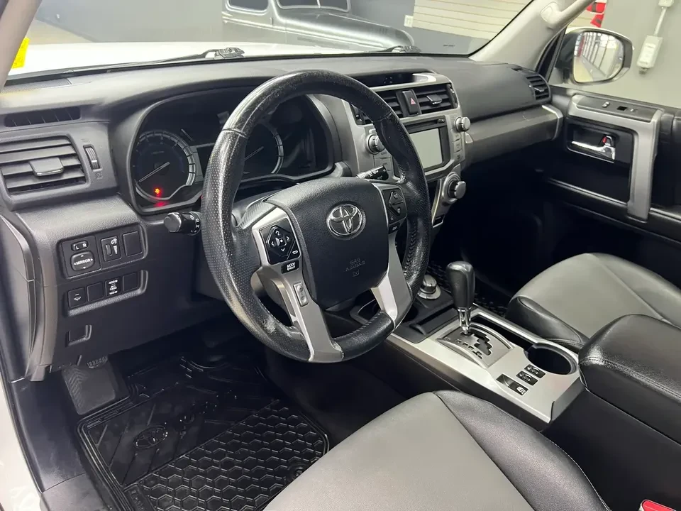 2015 Toyota 4Runner 5th Gen - Image 8 of 17