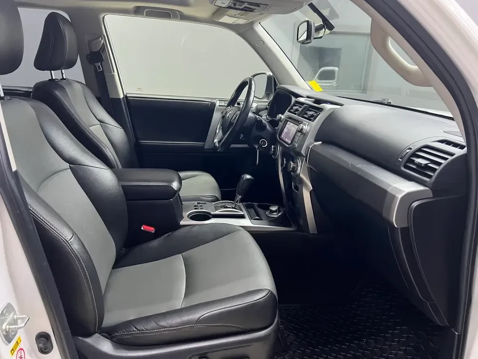 2015 Toyota 4Runner 5th Gen - Image 14 of 17
