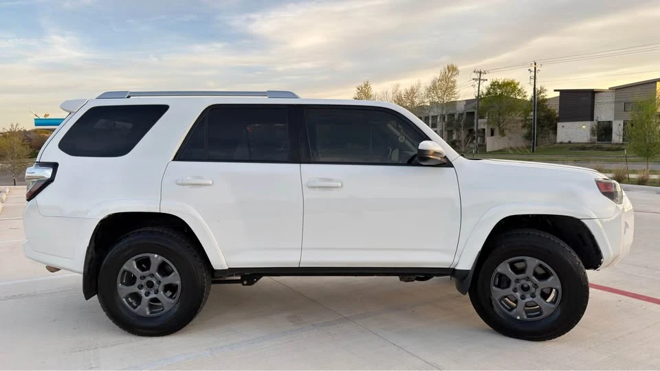 2015 Toyota 4Runner 5th Gen - Image 3 of 17