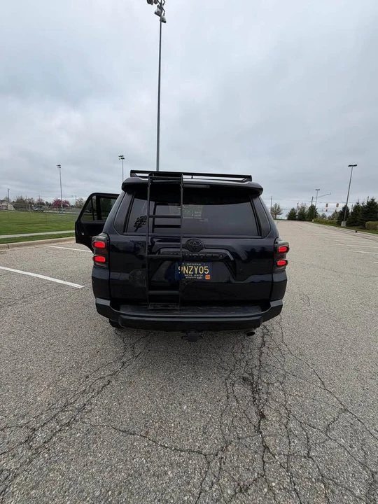 2015 Toyota 4Runner 5th Gen - Image 5 of 9