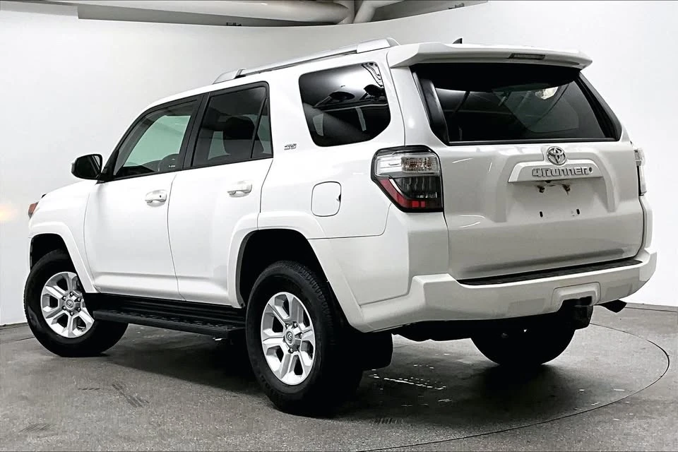 2015 Toyota 4Runner 5th Gen - Image 3 of 19