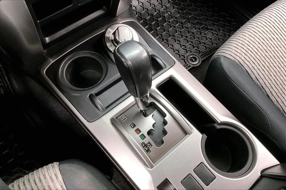 2015 Toyota 4Runner 5th Gen - Image 11 of 19