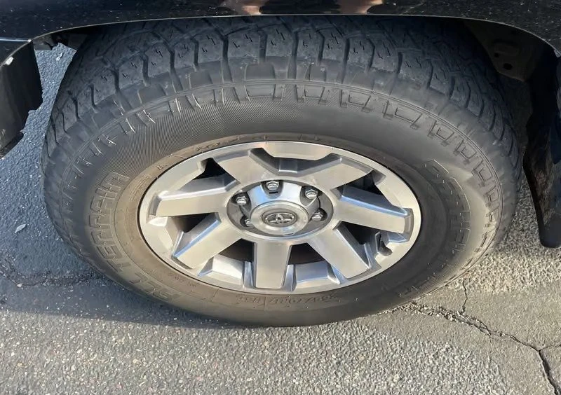 2015 Toyota 4Runner 5th Gen - Image 6 of 8