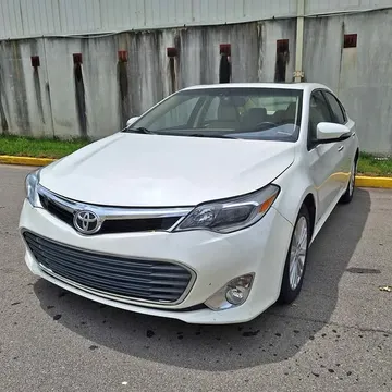 2015 Toyota Avalon Limited Hybrid Sedan 4D